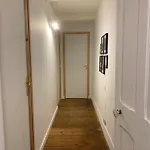 L'escalier Rouge - Maison Typique Avec Cour Ferienhaus *