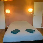 Ferienhaus L'escalier Rouge - Maison Typique Avec Cour Luc-sur-Mer