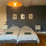 L'escalier Rouge - Maison Typique Avec Cour Luc-sur-Mer