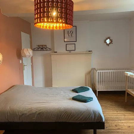 Holiday home L'escalier Rouge - Maison Typique Avec Cour *