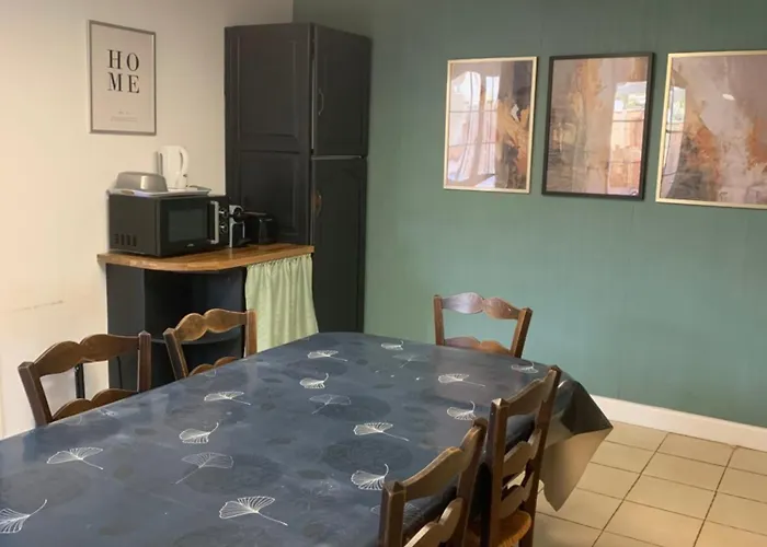 L'escalier Rouge - Maison Typique Avec Cour Holiday home Luc-sur-Mer