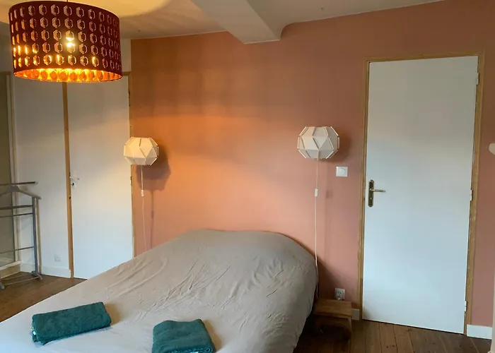 L'escalier Rouge - Maison Typique Avec Cour Holiday home Luc-sur-Mer